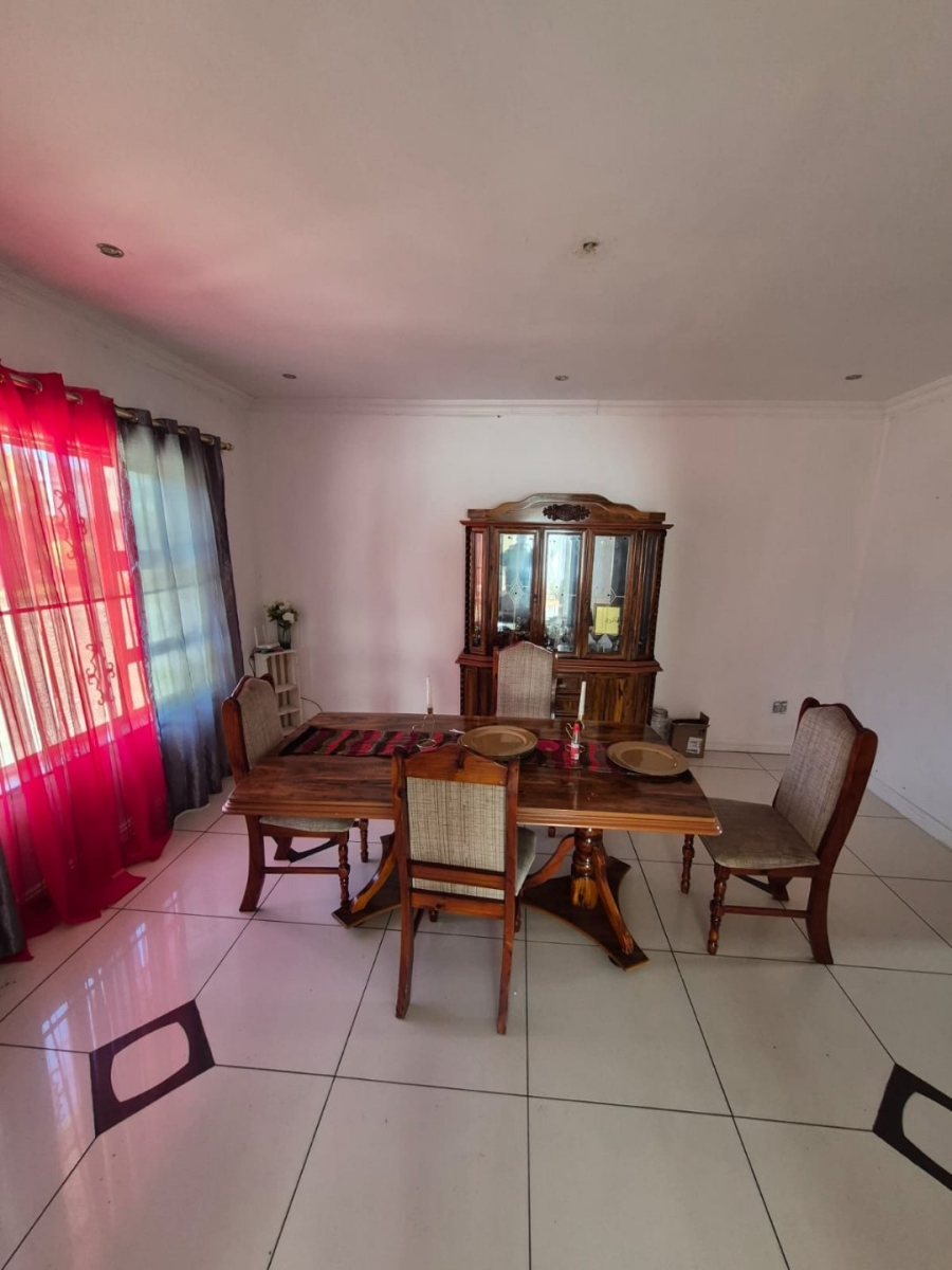 5 Bedroom Property for Sale in Haven Hills Eastern Cape